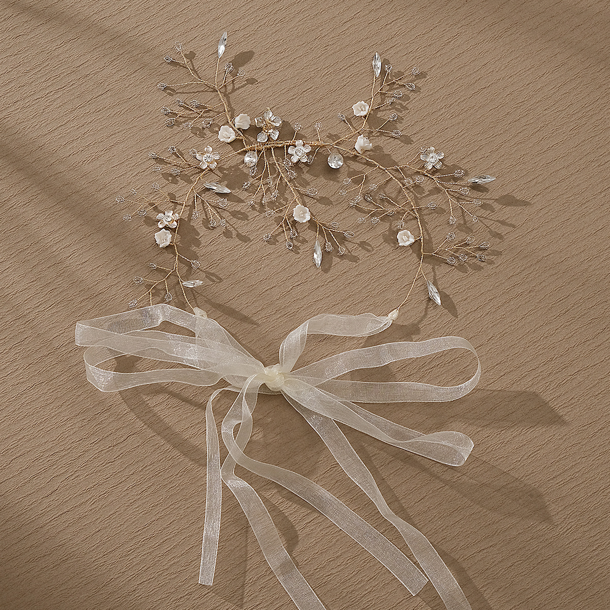 Cross-border new crystal bride hair band, sweet handcrafted updo hair accessory, European and American wedding dress accessories, flower hair band details Picture