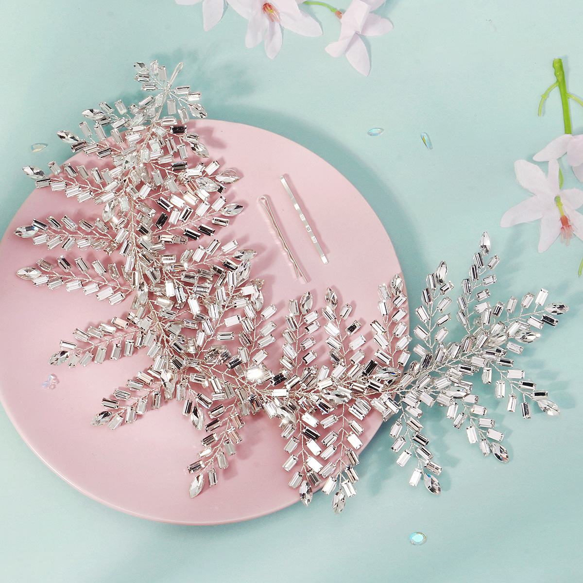 Cross-border bride hair band, exaggerated wedding performance, catwalk, crystal headwear, luxurious, super sparkling water diamond, heavy craftsmanship, handcrafted hair band Specification drawing