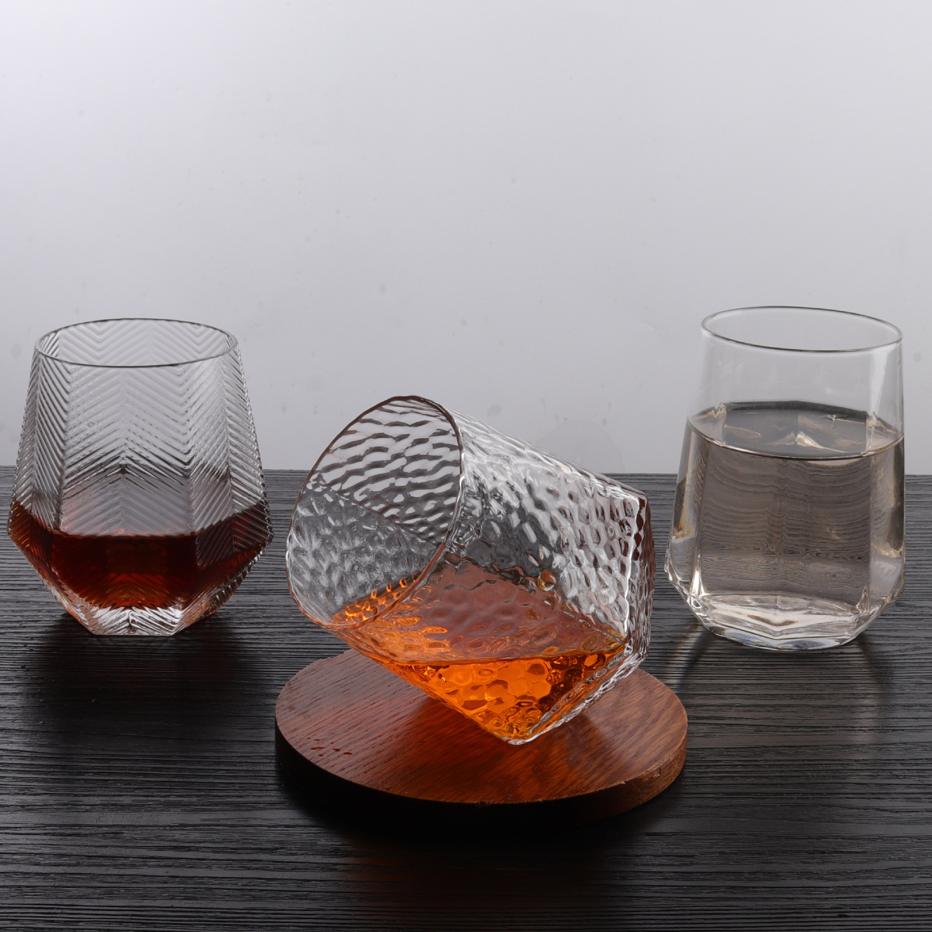 Internet-famous InS-style hexagonal diamond hammered diagonal glass cup, transparent hexagonal cup, home coffee, milk and juice cup Specification drawing