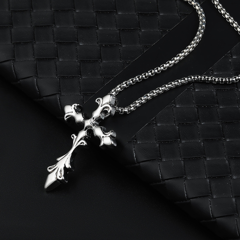 A popular cross-border alloy cross necklace for women in Europe and America, featuring a simple and personalized titanium steel cross necklace and hip-hop accessories Application Scenario