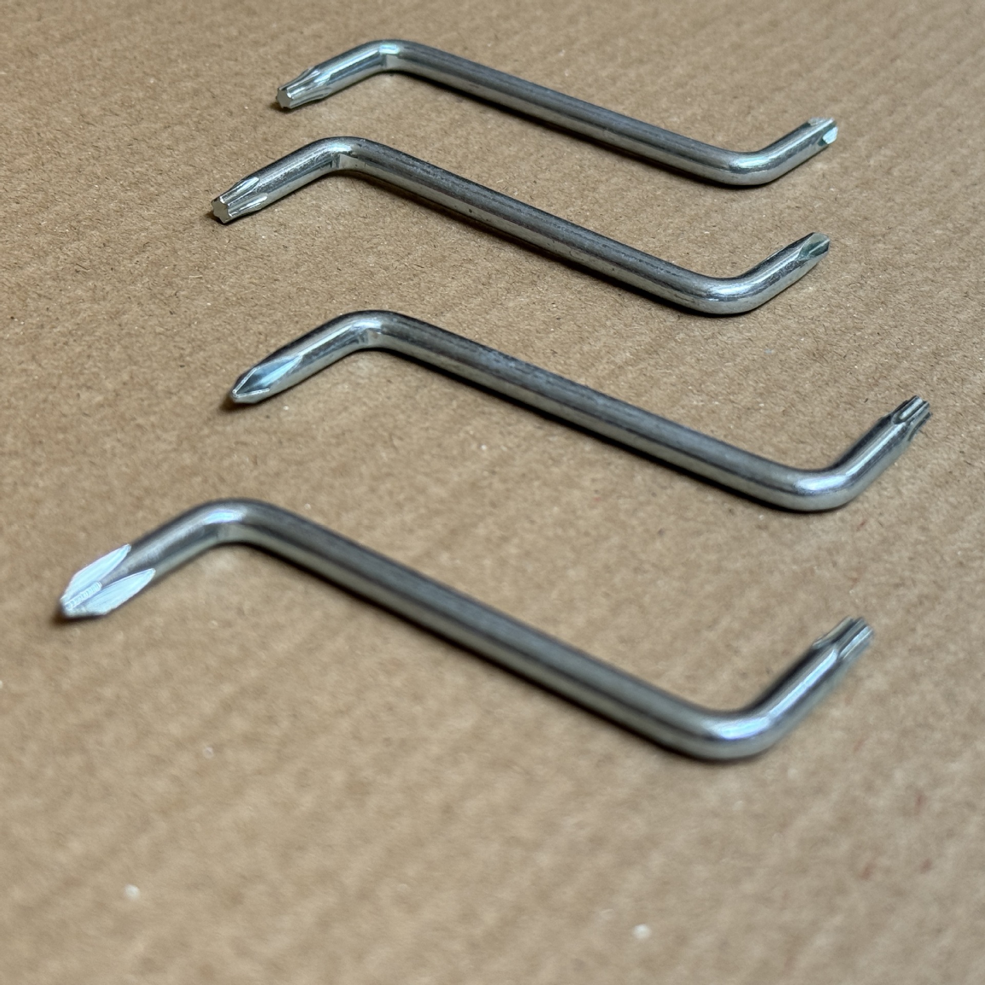 Z-type box wrench T20 hexagonal cross wrench, special tool for car mudguard wrench, box cross wrench Application Scenario