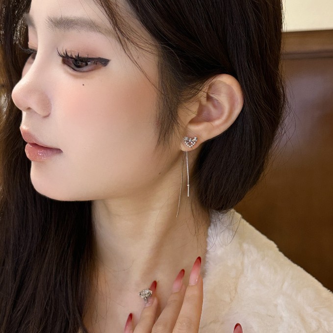 Sweet and elegant long tassel earrings, 2025 new style, high-end and light luxury, heart-shaped zircon 925 stud earrings for women Application Scenario