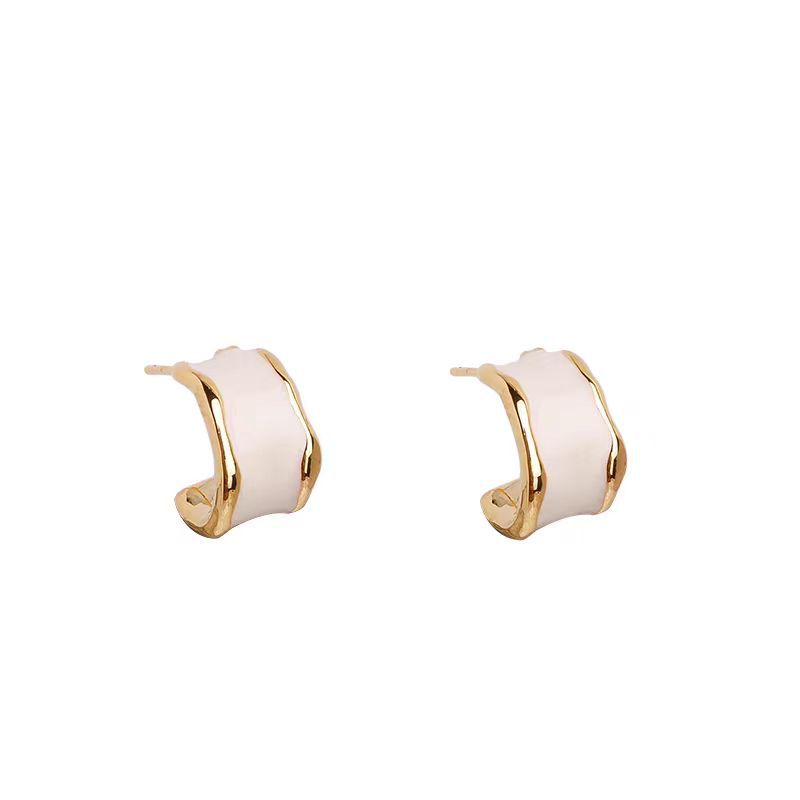 French retro C-shaped glazed stud earrings with a touch of luxury and sophistication for women, versatile earrings, and unique ear rings that are popular among Internet celebrities Item Picture