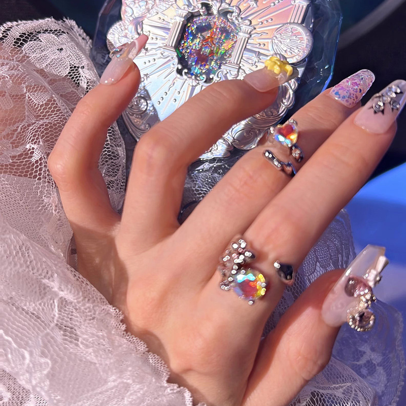 A niche design with an irregular texture and an open ring for women on Instagram, featuring a cool and fashionable style with a unique personality. It's a trendy and stylish food ring Specification drawing