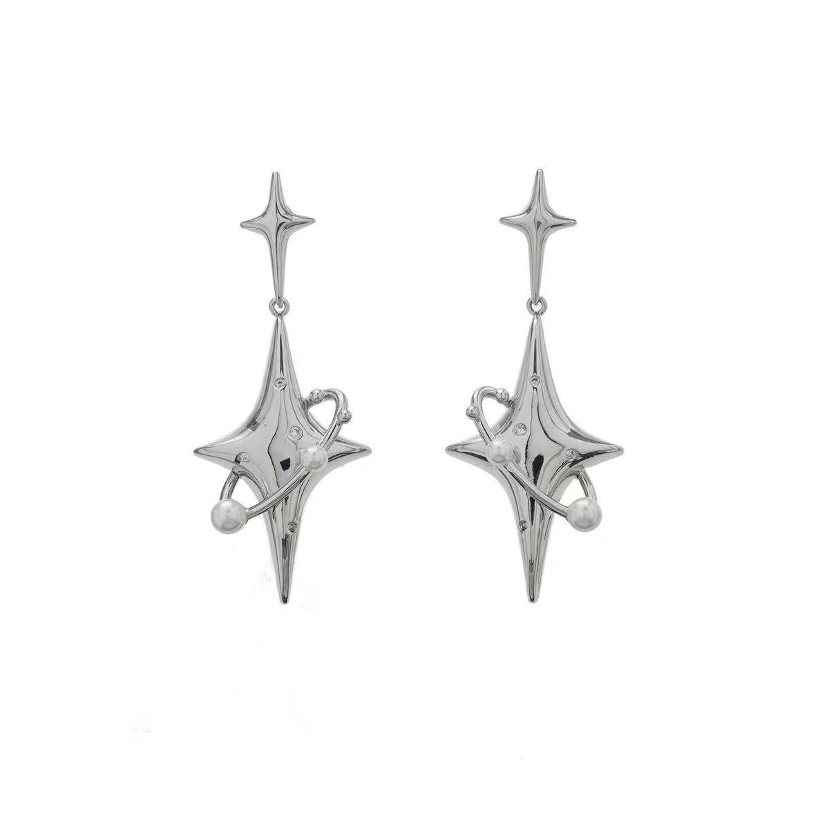 The Star series star-studded diamond earrings are a niche design for women, featuring high-end earrings with a neutral silver needle and new neutral stud earrings full figure