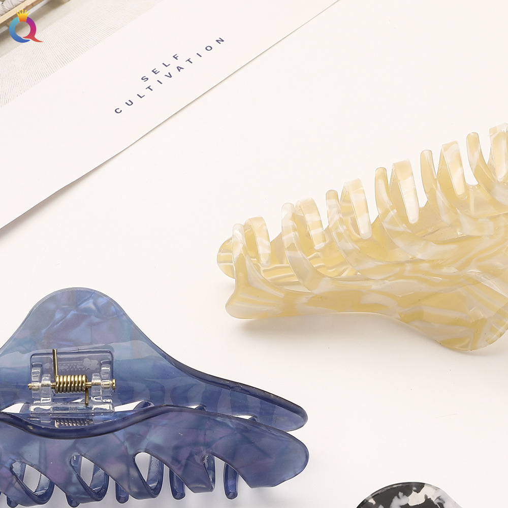 Qiyue Korean version new acetate hair clip, ladies' hairpin, shark clip, elegant and stylish, back head clamp headwear Application Scenario