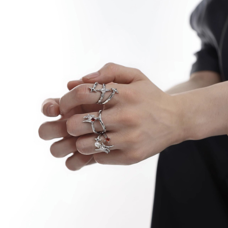 Irregular double-layer hollowed-out starburst opening ring, gender-neutral punk, cool, high-end, personalized and fashionable food ring full figure