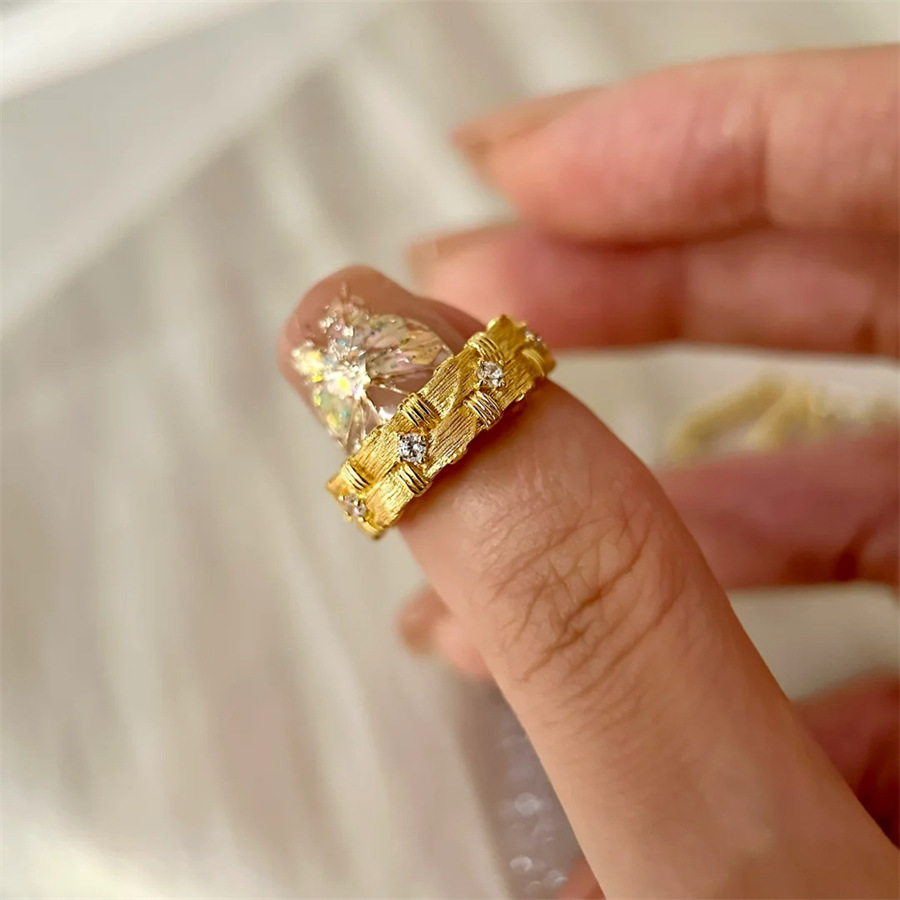 Old money style vintage woven brushed zircon ring, a retro and high-end index finger ring for women, exquisite and elegant, versatile ring Specification drawing