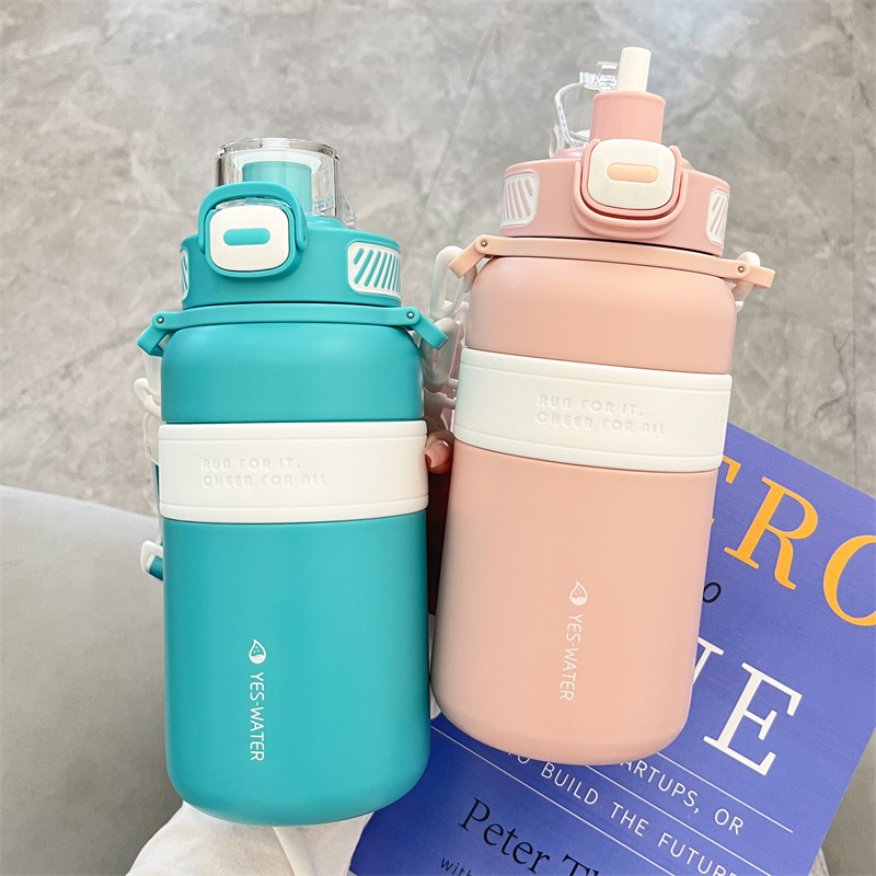 Outdoor 316 food-grade large-belted insulated cups, large-capacity sports water bottles for boys and girls with straws, wholesale in stock full figure