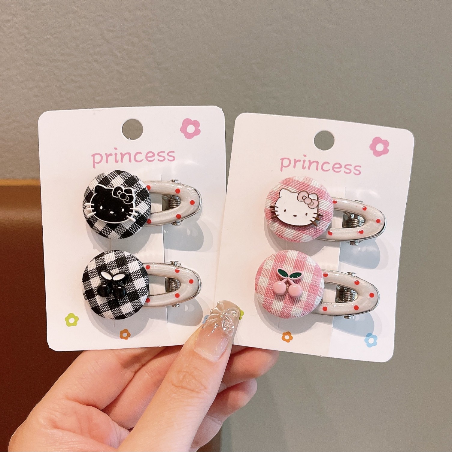 Cartoon checkered polka dot children's hair clips, alloy buttons, cherry cute bangs, broken hair clips, duckbill clips, girls' hair clips Application Scenario