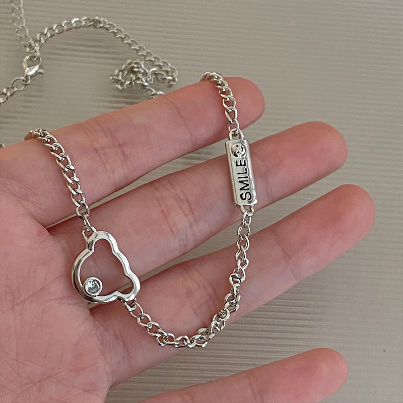 Versatile bear necklace, women's light luxury and niche design sense collarbone chain, Instagram hip-hop accessory 2023 New style Specification drawing