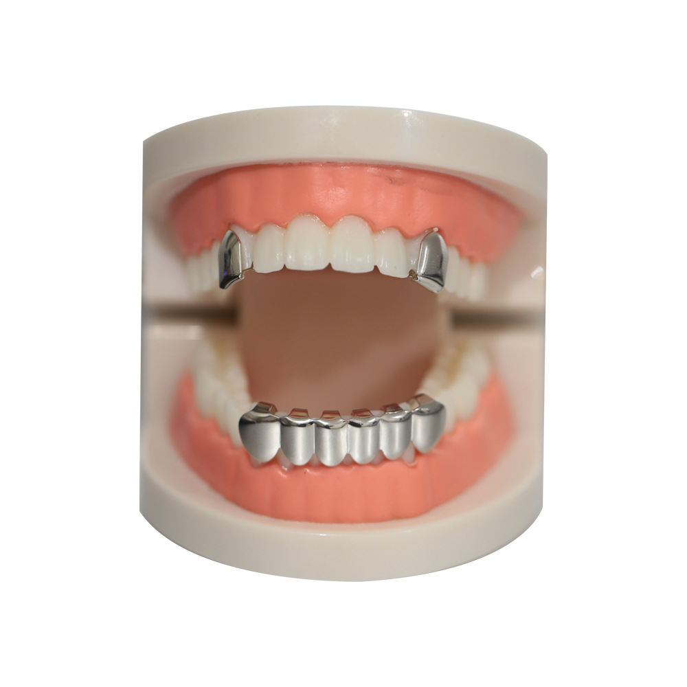 The manufacturer supplies trendy and fashionable hip-hop teeth Halloween stage props from Europe and America, including single teeth and lower teeth Application Scenario