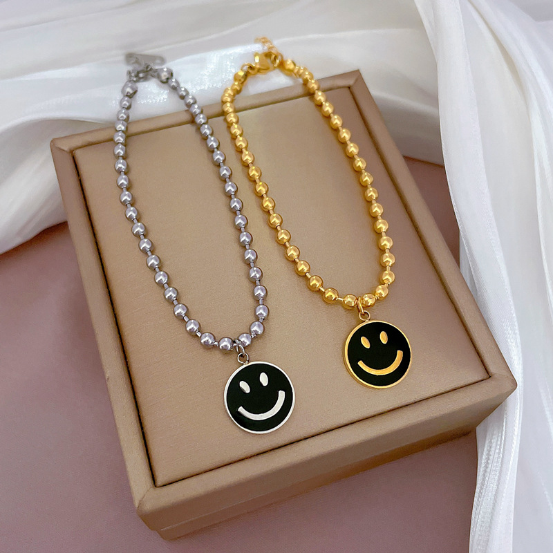 【 All-titanium Steel 】 Dongdaemun Personalized Round plate Smiling Face mother-of-pearl bracelet, a retro best friend of a female Internet celebrity details Picture