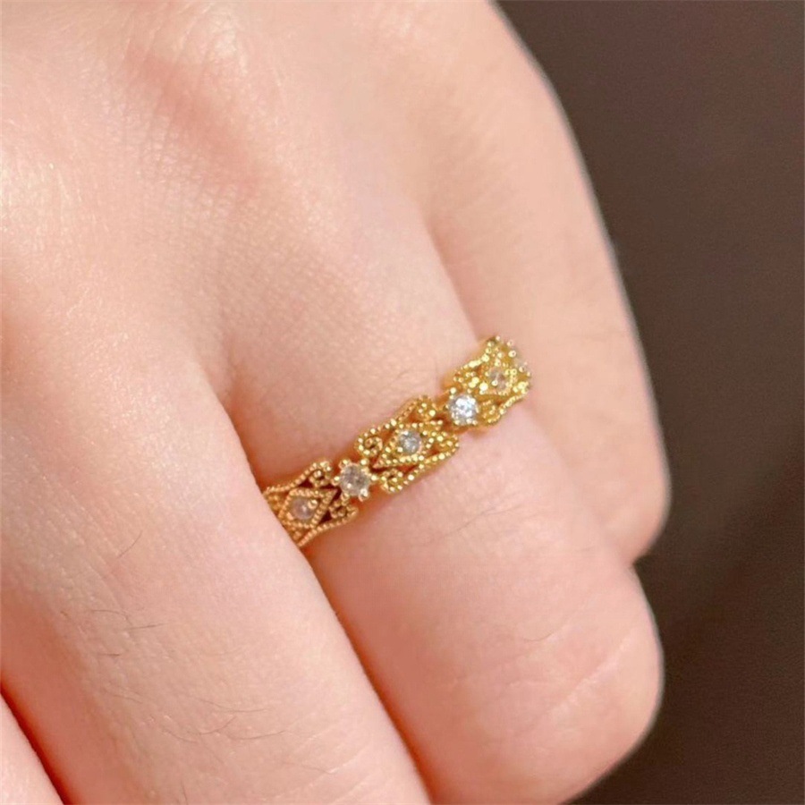 A retro palace hollowed-out zircon lace ring, a middle-aged women's index finger ring, a niche, light luxury and high-end open ring details Picture