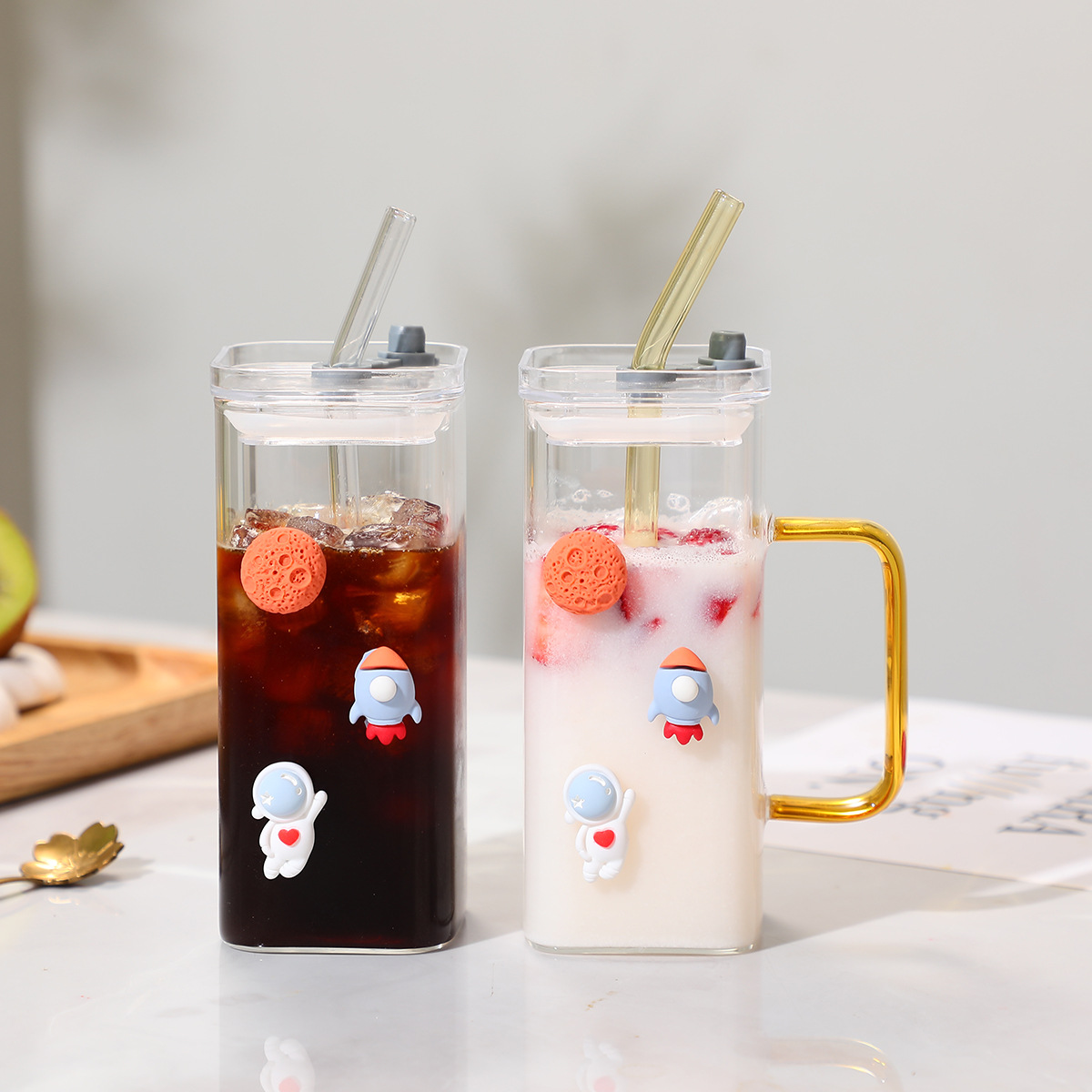 High appearance level DIY astronaut covered straw heat-resistant glass cup, ins style high borosilicate square mouth water cup, juice cup details Picture