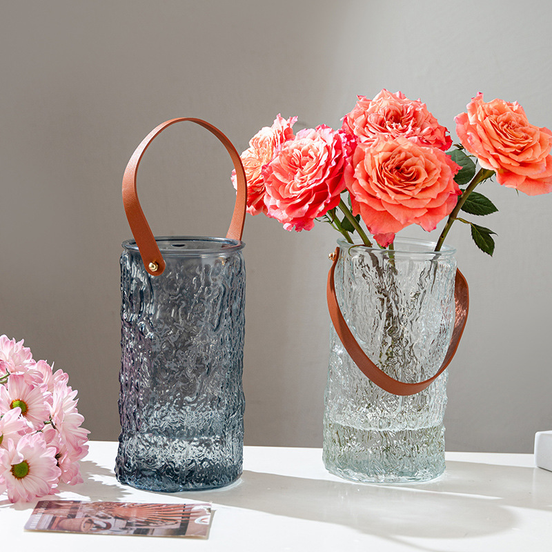 Retro hand-held glass vase, simple hydroponic fresh flower dried flower arrangement vase, creative ins-style living room decoration item Specification drawing