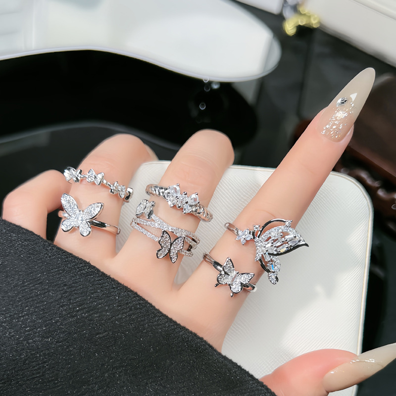 This high-end European and American butterfly full-diamond open-mouth ring features a niche design for women, a fashionable and cool style, and is versatile details Picture