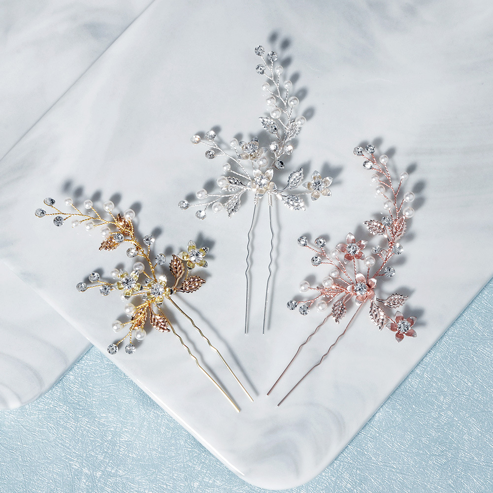 Korean bride's headwear, floral leaf hair combs, pins, exquisite handcrafted hair accessories, alloy flower hairpins, and combs Application Scenario