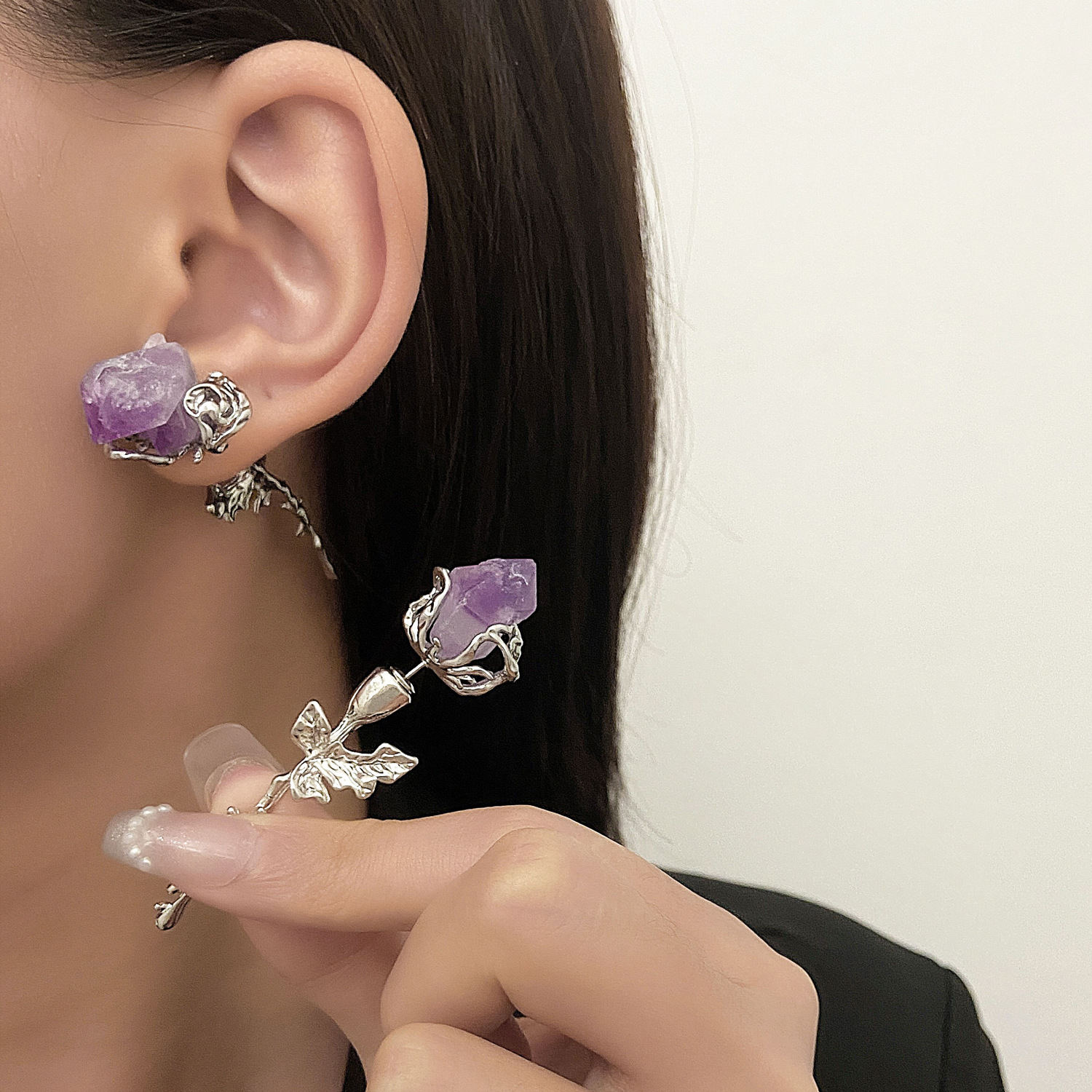Forest-style fresh and delicate pearl small flower stud earrings, pink and yellow flower earrings, spring and summer pastoral style earrings details Picture