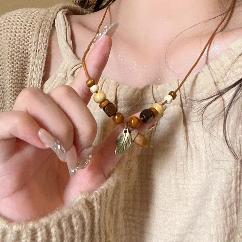 New Chinese-style dried fruit and acorn necklace for women, ins forest-themed fashion beaded, retro, versatile and high-end sweater chain accessory details Picture
