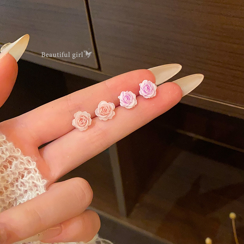 Sweet and fresh pink rose stud earrings, feminine and ethereal charm, versatile dry rose flower earrings and earrings full figure