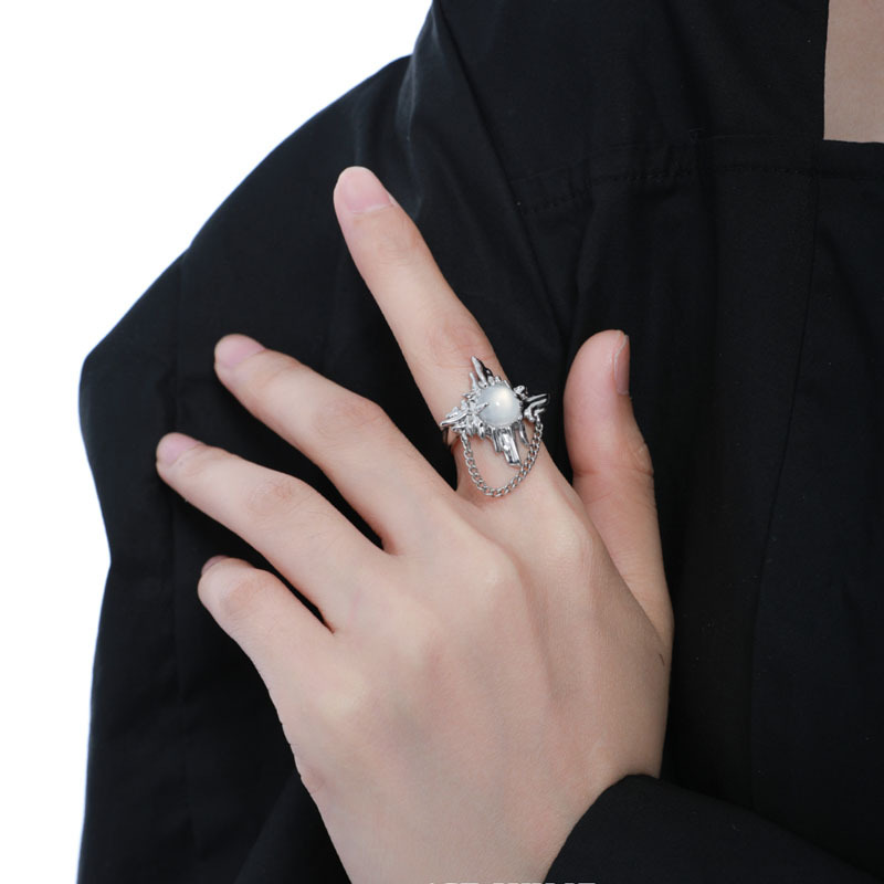 A niche design with a light luxury and high-end feel, moonstone inlaid open ring, women's pleated chain, unique and cool food ring details Picture