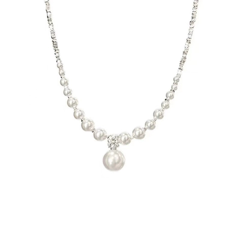Pearl spliced silver necklace, zircon with a unique and elegant style, light luxury and niche collarbone chain design Item Picture