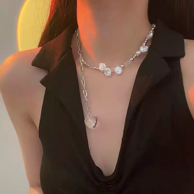 ins irregular-shaped pearl transparent heart collarbone chain, fairy personality heart-shaped niche design necklace, fashionable and trendy neck chain full figure
