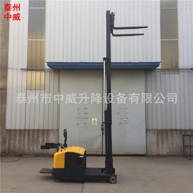 1-ton and 2-ton electric forklifts, 5-meter and 6-meter legless fully automatic stackers, hydraulic stackers, and electric bottle lift loading and unloading forklifts Application Scenario