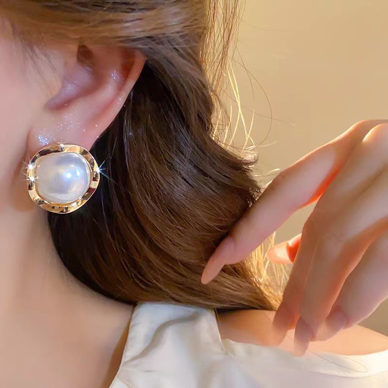 Wholesale of Ankola's new red pearl wavy lace stud earrings and accessories, exuding French elegance and high-end luxury Specification drawing