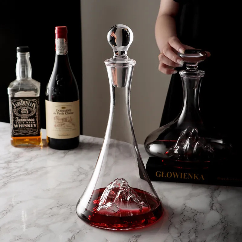 Creative iceberg wine decanter, light luxury high-end cinched waist and large belly wine divider, commercial high-appearance level grape wine divider full figure