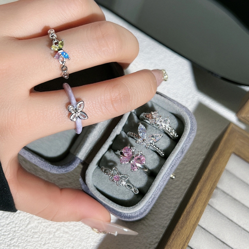 Sweet and cool, small butterfly, fashionable and niche open ring, a simple and elegant style for women, light luxury, high-end and exquisite index finger ring full figure