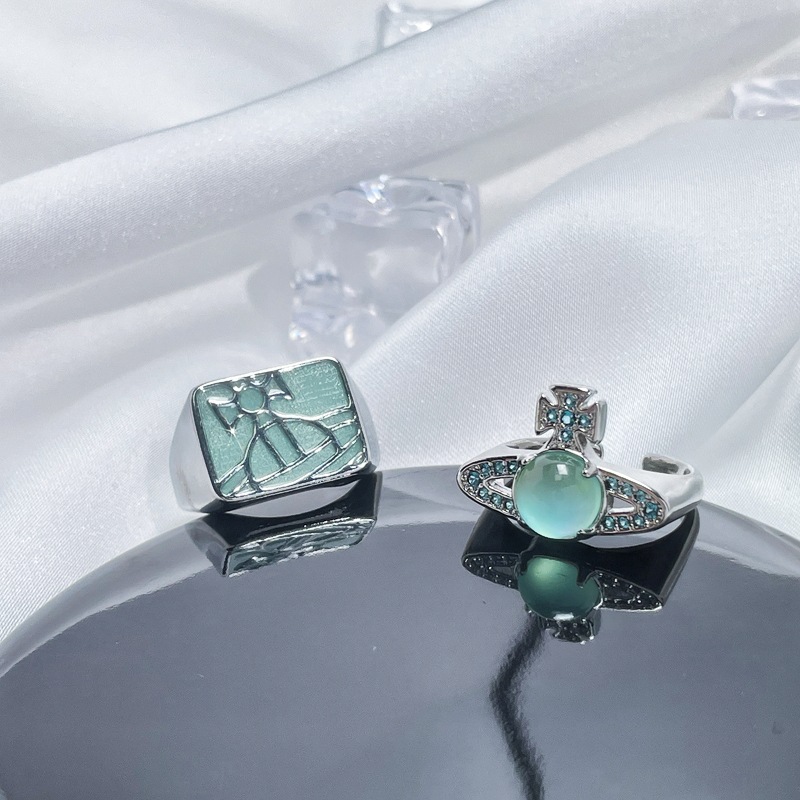 The Saturn drop glaze open ring, a trendy and cool European and American style, is a versatile, niche design that exudes a sense of sophistication and individuality Specification drawing