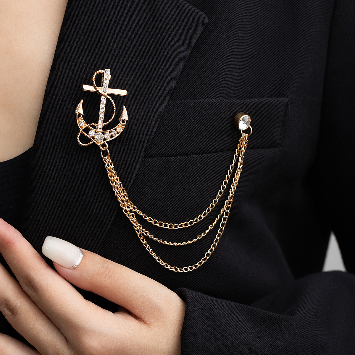 European and American fashion cross-border anchor brooch, high-end Western men's accessory, diamond-encrusted tassel chain, full diamond brooch full figure