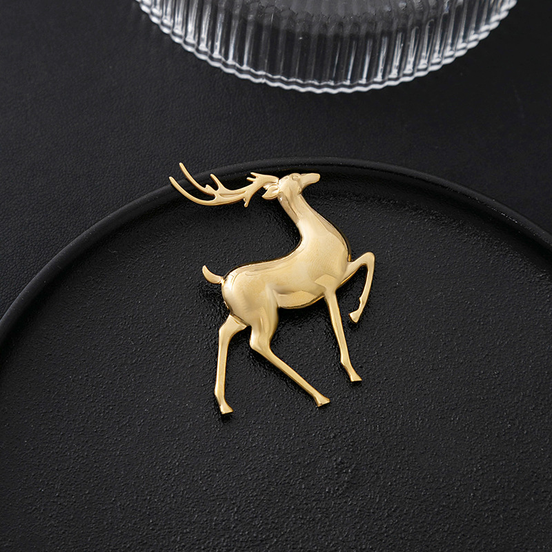 Light luxury and high-end golden deer brooch, niche suit accessory pin, creative and personalized metal brooch wholesale details Picture