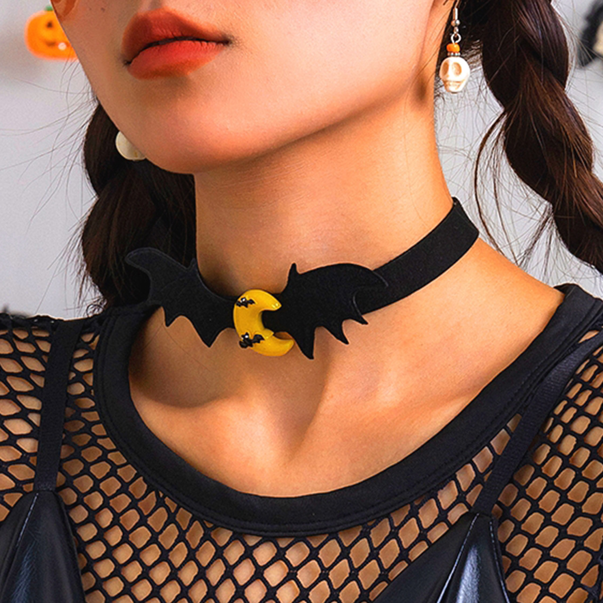 European and American cross-border accessories, Gothic style, sweet and cool, dark bat collarbone chain, Halloween party, black ghost necklace Specification drawing