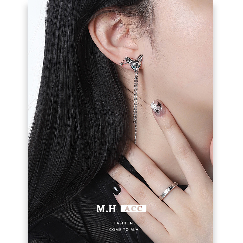 Original cat star cat necklace for women wholesale, niche design, high-end collarbone chain, hip-hop hot girl pendant accessory Specification drawing