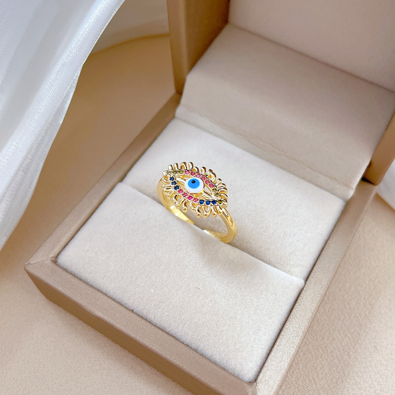 【 Real Gold 】 Devil's Eye Zircon Ring with Adjustable opening, a simple Japanese-style bracelet for couples Application Scenario