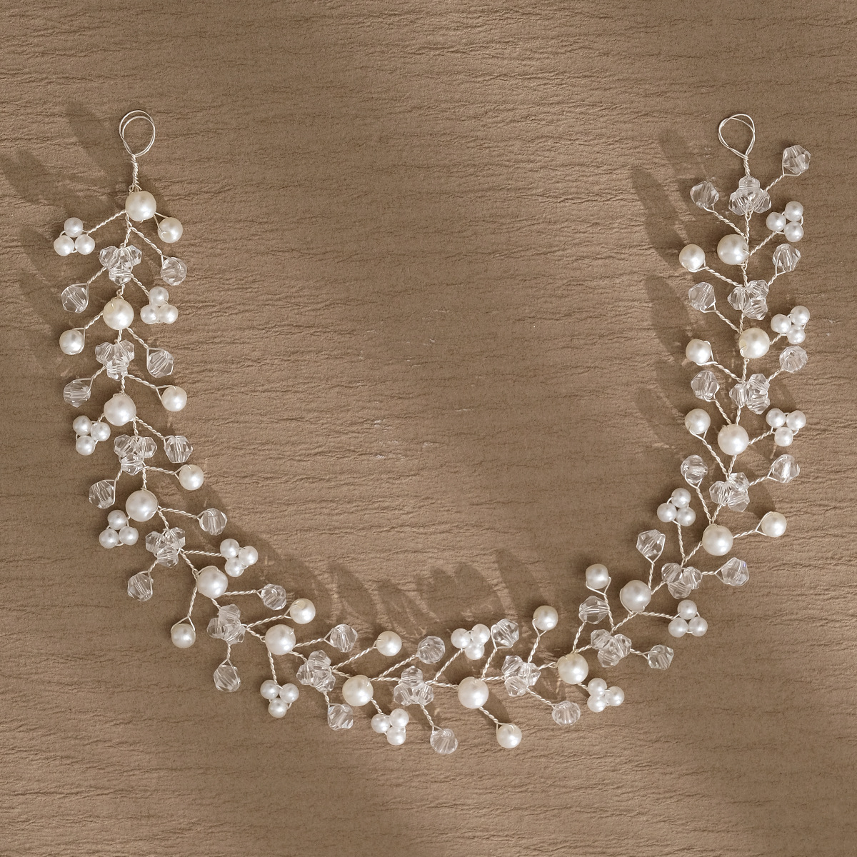 Wholesale of European and American bride headwear: simple crystal pearl hair bands, rhinestone hair bands, wedding and dance party updo, handcrafted hair bands Application Scenario