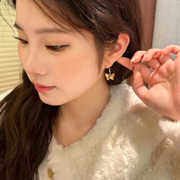 Retro, dynamic and three-dimensional butterfly ear hook earrings, feminine, light luxury, niche design, versatile and simple new earrings Specification drawing