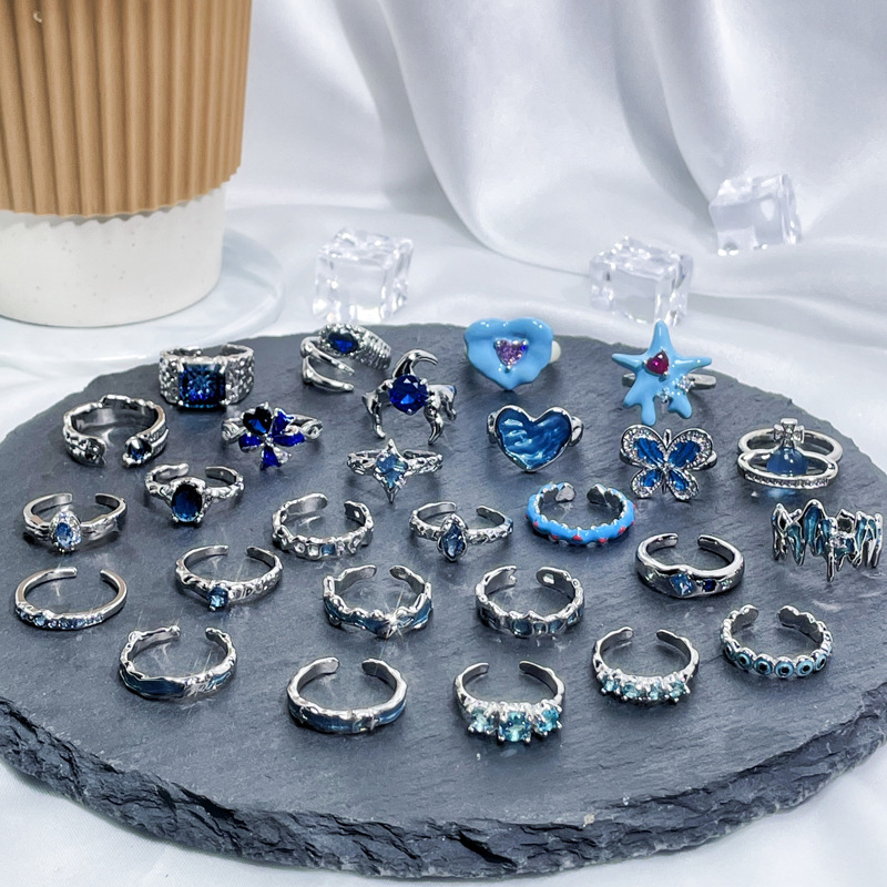 The unconventional irregular blue series of ring rings for women is simple, elegant, fashionable and versatile. Open ring Y2K Autumn and winter accessories Application Scenario