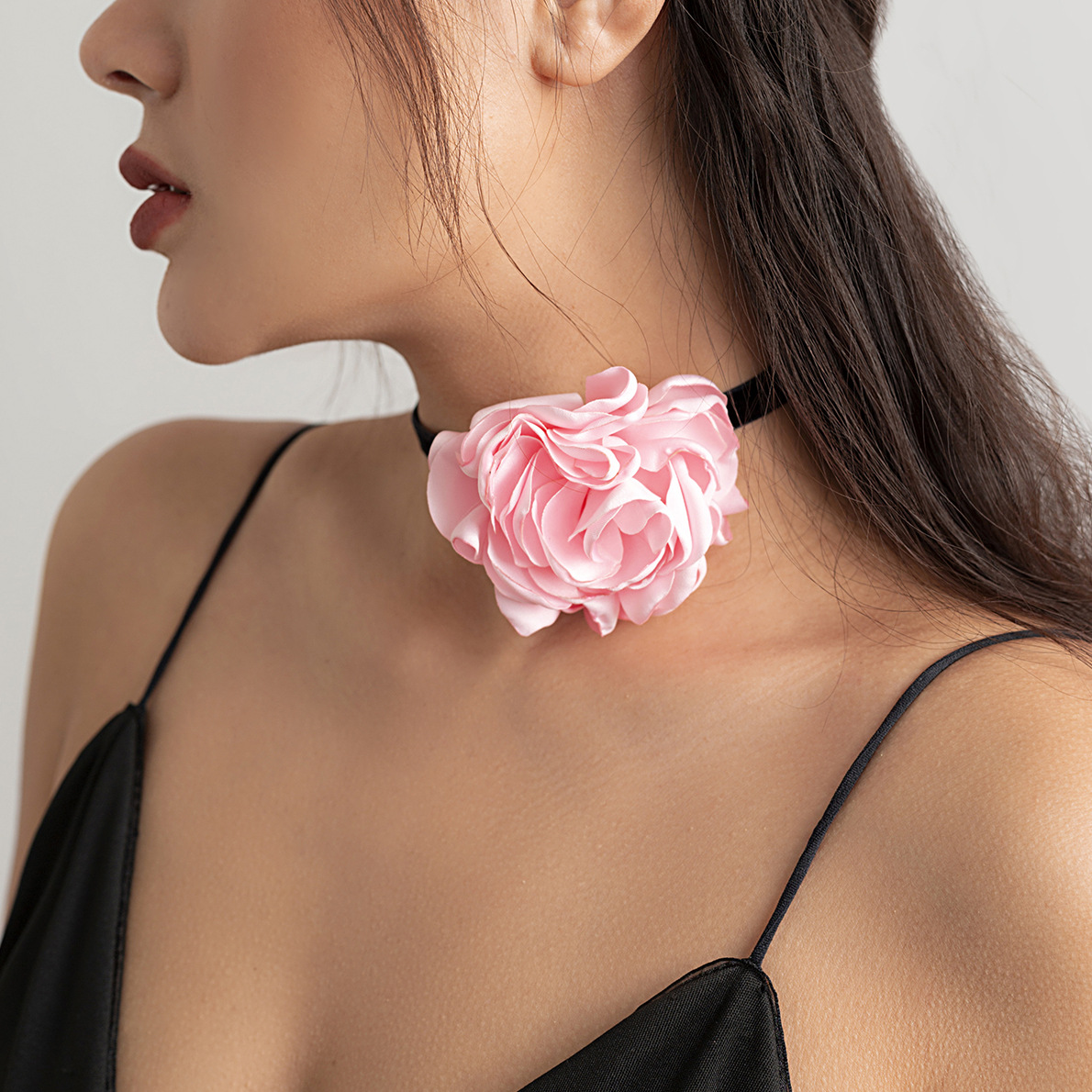 European and American cross-border jewelry, handcrafted rose flower choker necklace, exaggerated flocked fabric French collar necklace Specification drawing