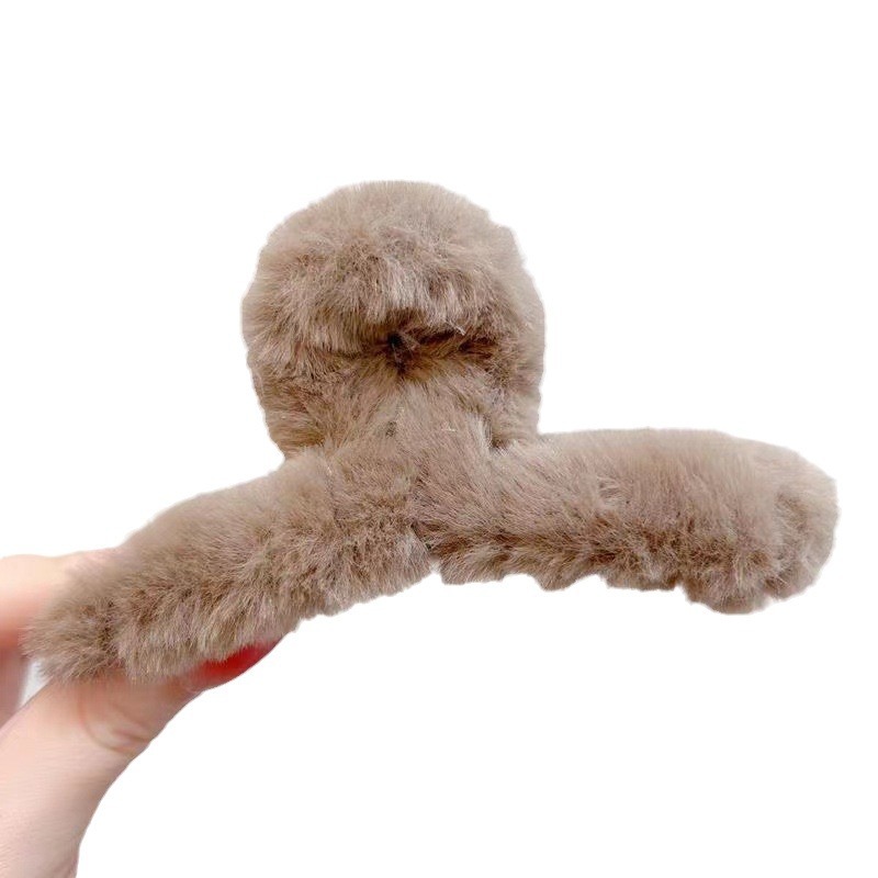 Extra-large, simple and versatile, fashionable plush hair clip for women with a lot of hair. Fluffy claw clip for the back of the head, updo shark clip Item Picture