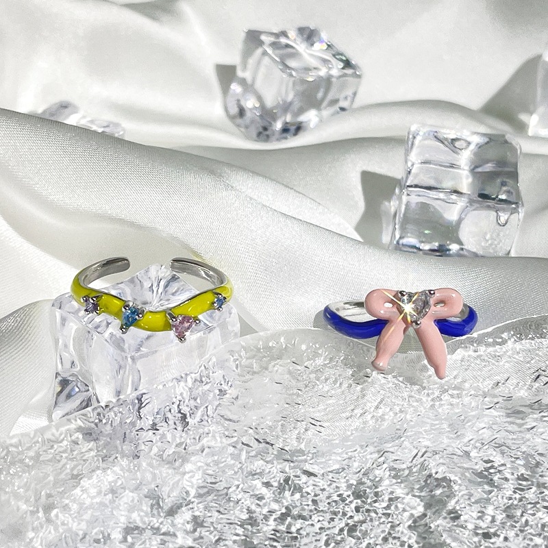 A niche design with a sweet and cool dopamine-colored bow opening ring, a fashionable and stylish, versatile and personalized ring for women full figure