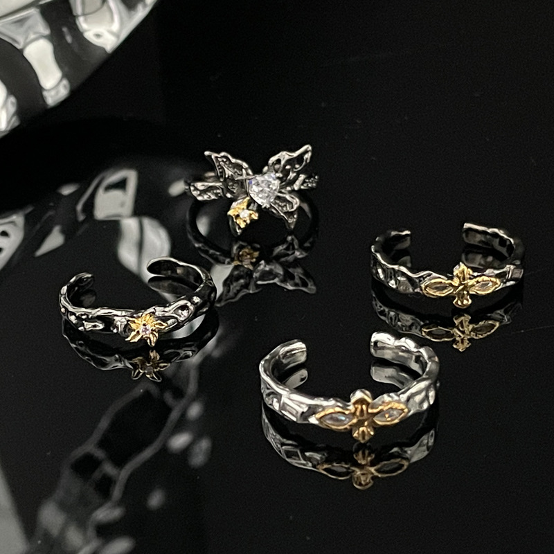 Dark butterfly unique and niche design open ring, feminine androgny style cross color block fashionable and versatile index finger ring Specification drawing