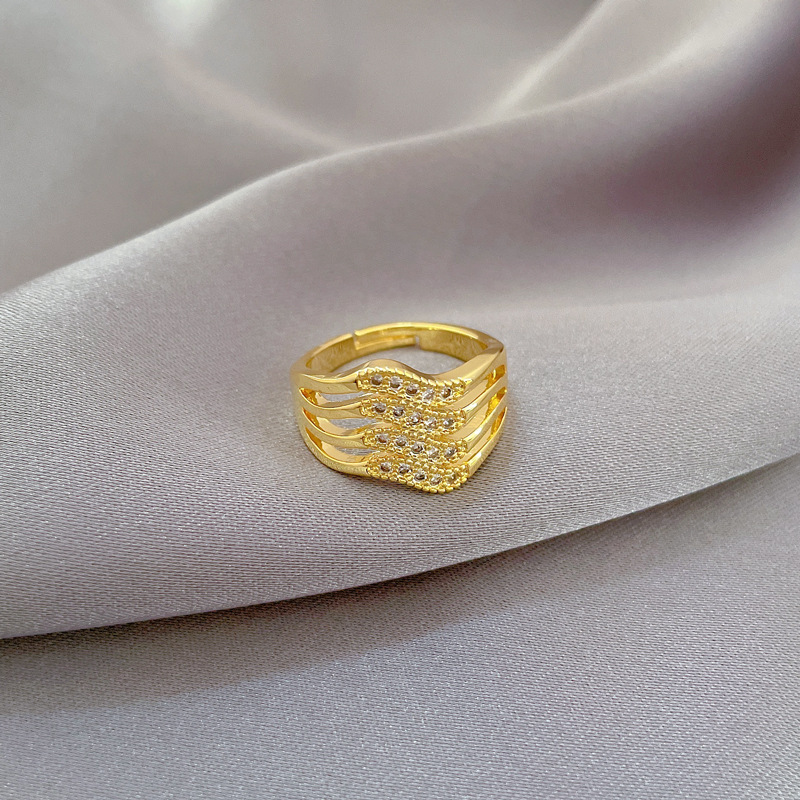 【 Real Gold 】 Four-layer zircon fashion ring with adjustable opening, simple Japanese-style bracelet, couple rings Application Scenario