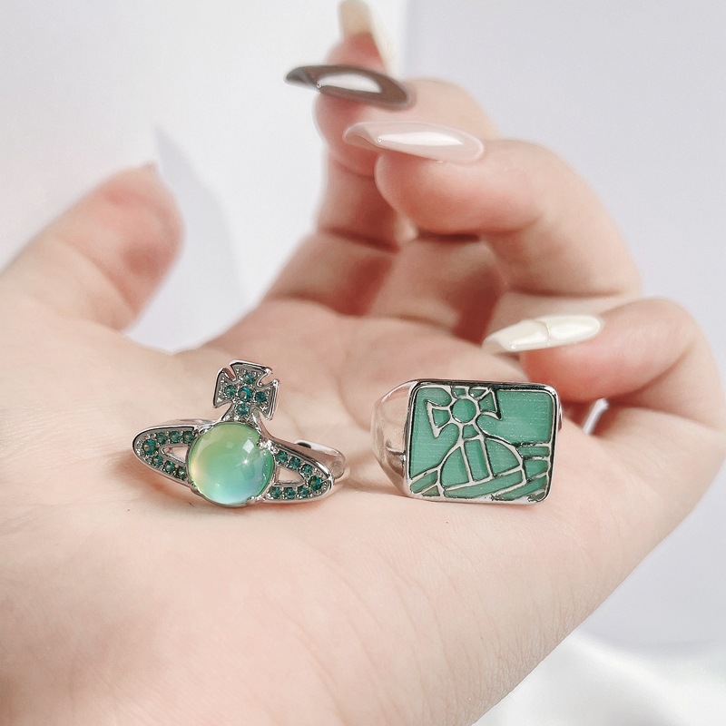 The Saturn drop glaze open ring, a trendy and cool European and American style, is a versatile, niche design that exudes a sense of sophistication and individuality full figure
