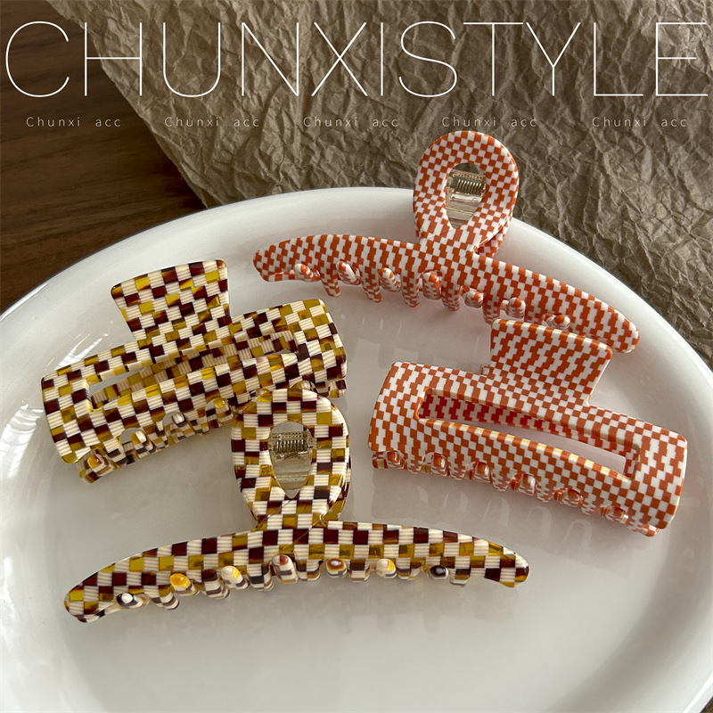 Peach orange ~Chic girl Korean Instagram blogger's retro and fashionable gripper with checkerboard pattern full figure