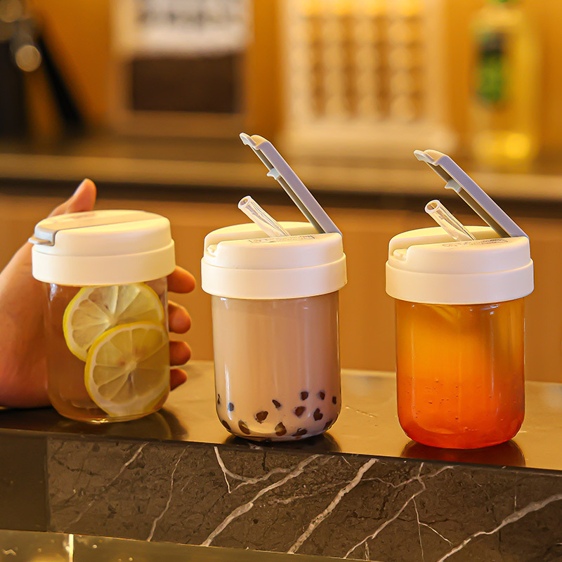Customized straw direct drinking glass cup, sealed ins high appearance level water cup, portable drinking cup, glass milk breakfast cup Application Scenario