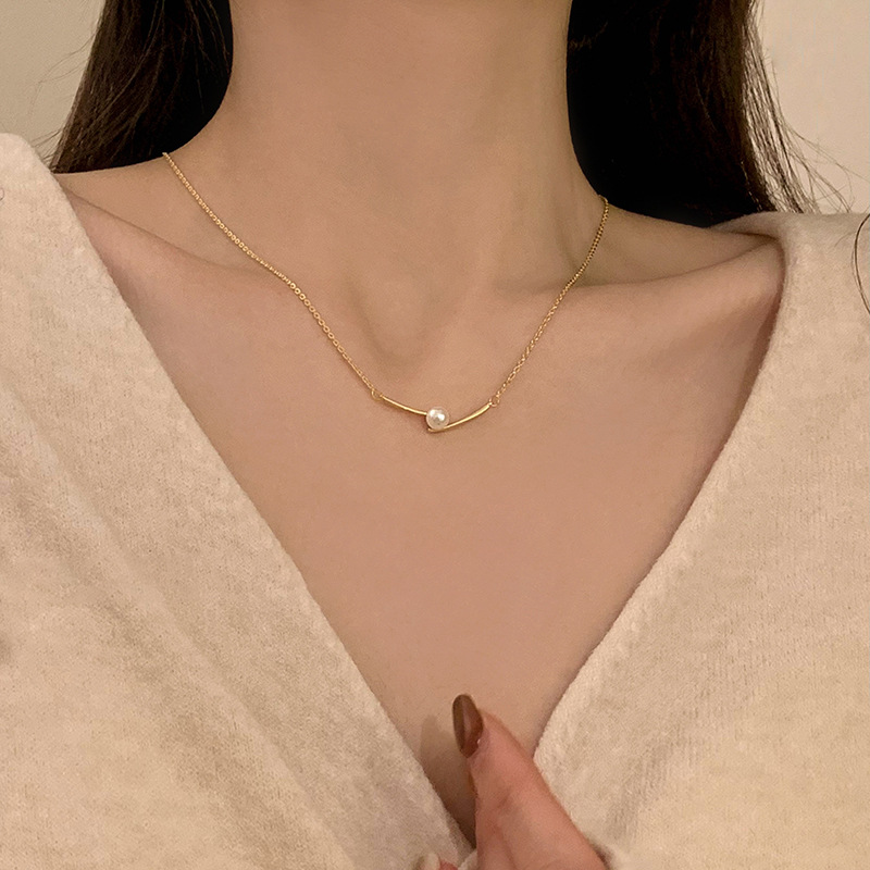 Single pearl pendant, golden necklace, women's light luxury, niche design sense, collarbone chain, neck chain, choker style details Picture